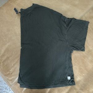 Vuori cove tee oregano